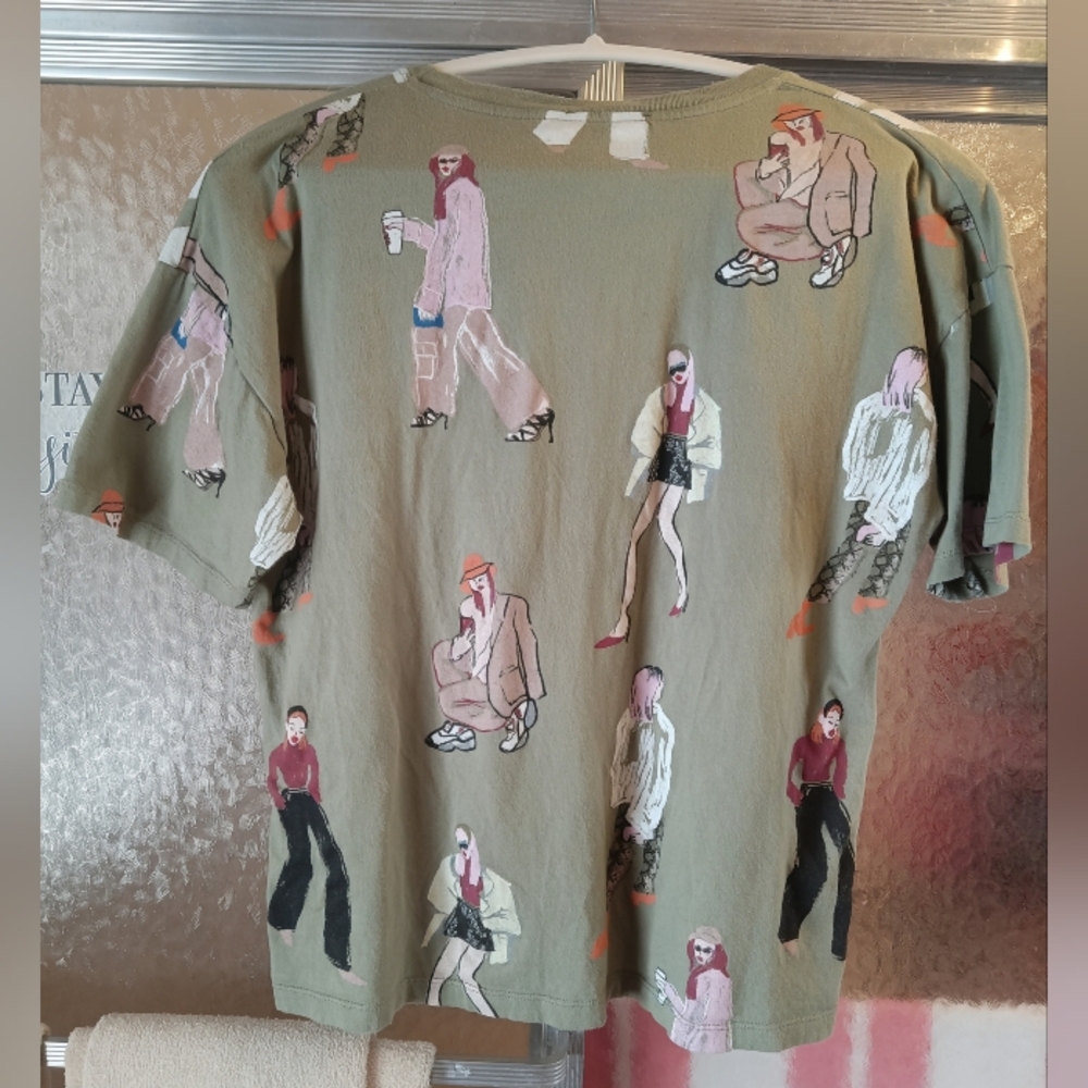 Zara Graphic T-Shirt Size S